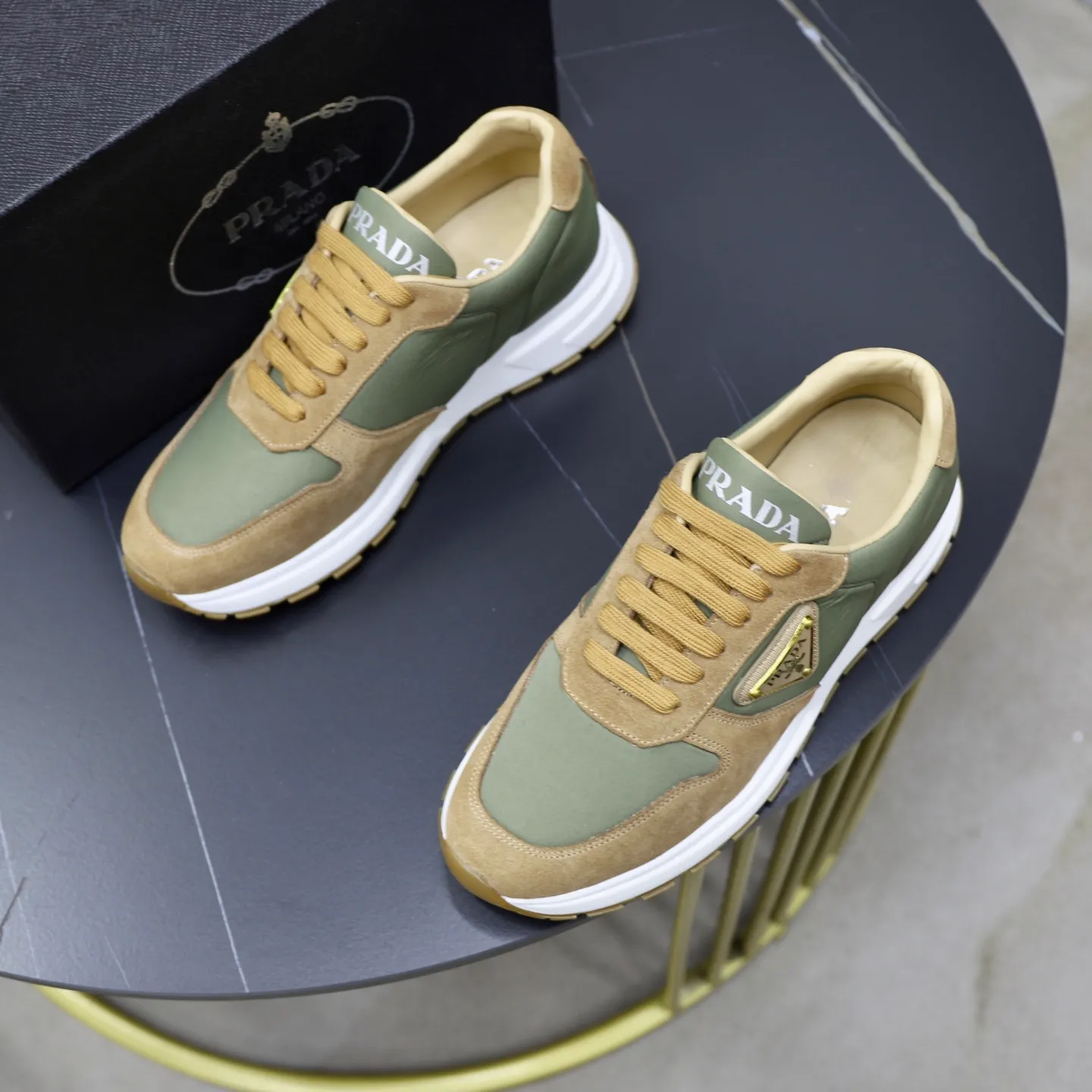 Men's shoes 💰462💰🙅‍♂️🙅‍♂️🙅‍♂️ Brand: PRADA Standard code: 38–44 (45 can be customized) Grade: Same as the official website Material: Original cowhide fabric Comfortable sheepskin lining Lightweight and wear-resistant outsole Style category: Men's fashionable casual shoes and boots Running sneakers Distinguished luxury brand elements Top luxury Color: actual picture color